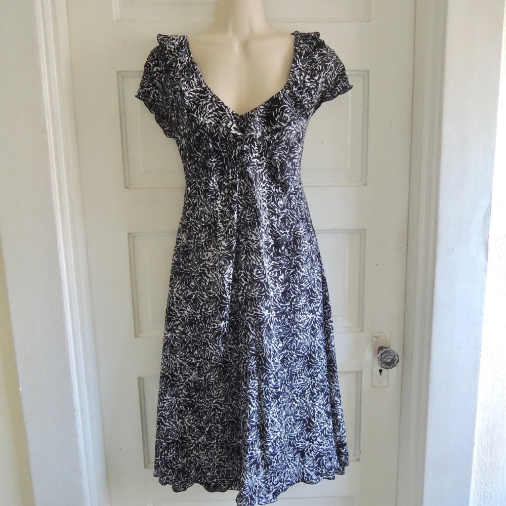 Nomadic Traders Black & White Ruffle Neck Dress M
